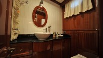 Queen of Datca - Twin Cabin Bathroom